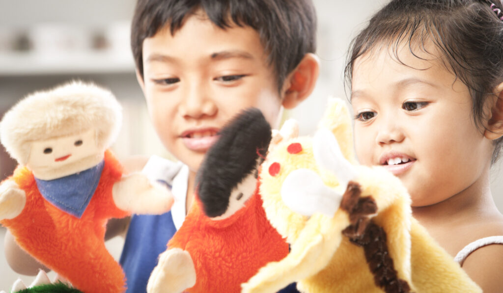 Using Puppets for Speech Therapy Sessions