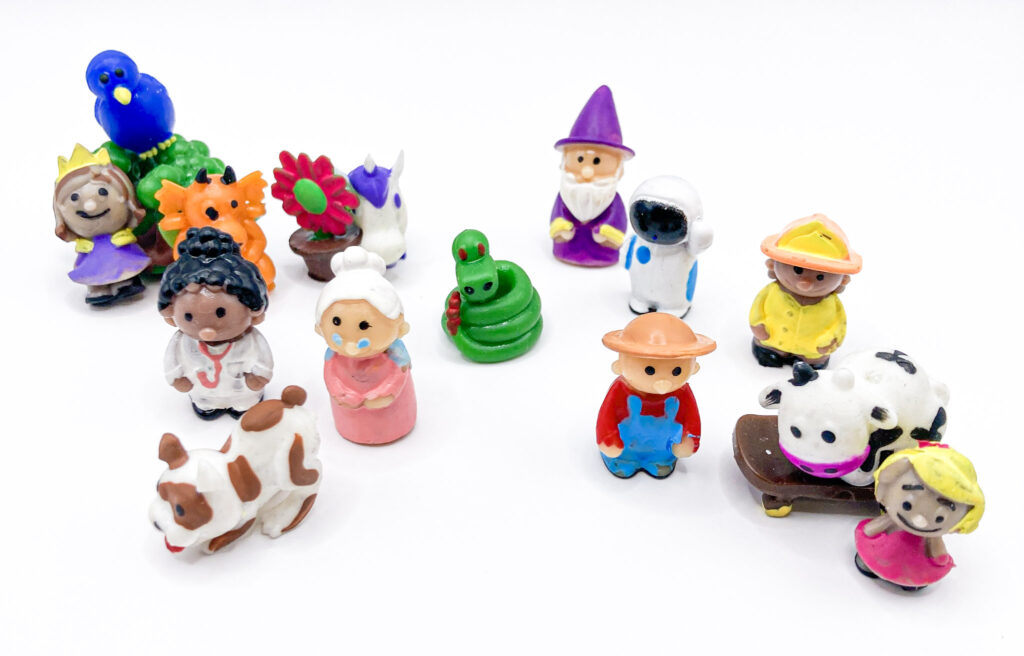 Mini objects for speech therapy